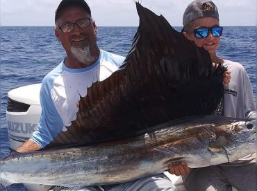 Reel Lucky Fishing Charters – 35' thumbnail