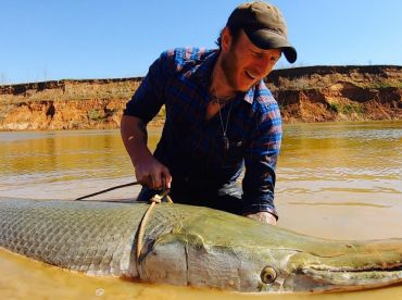 CATCHING DINOSAURS Matagorda Alligator Gar thumbnail