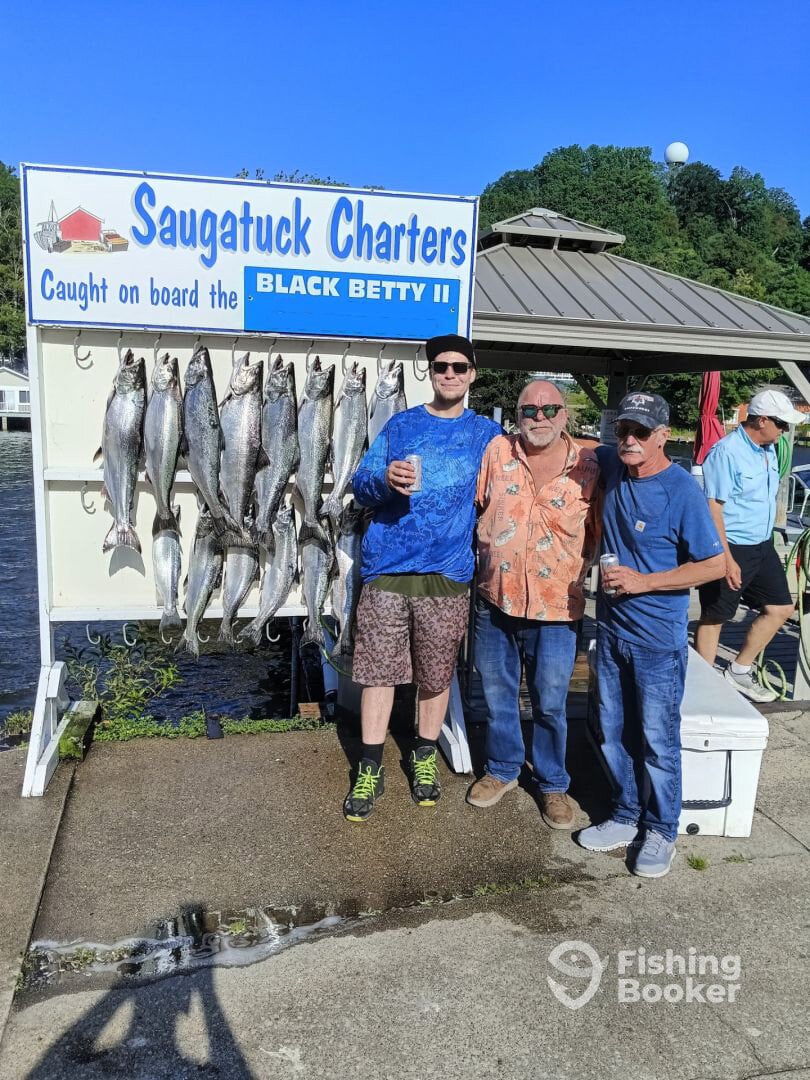 Saugatuck Report Photo 0