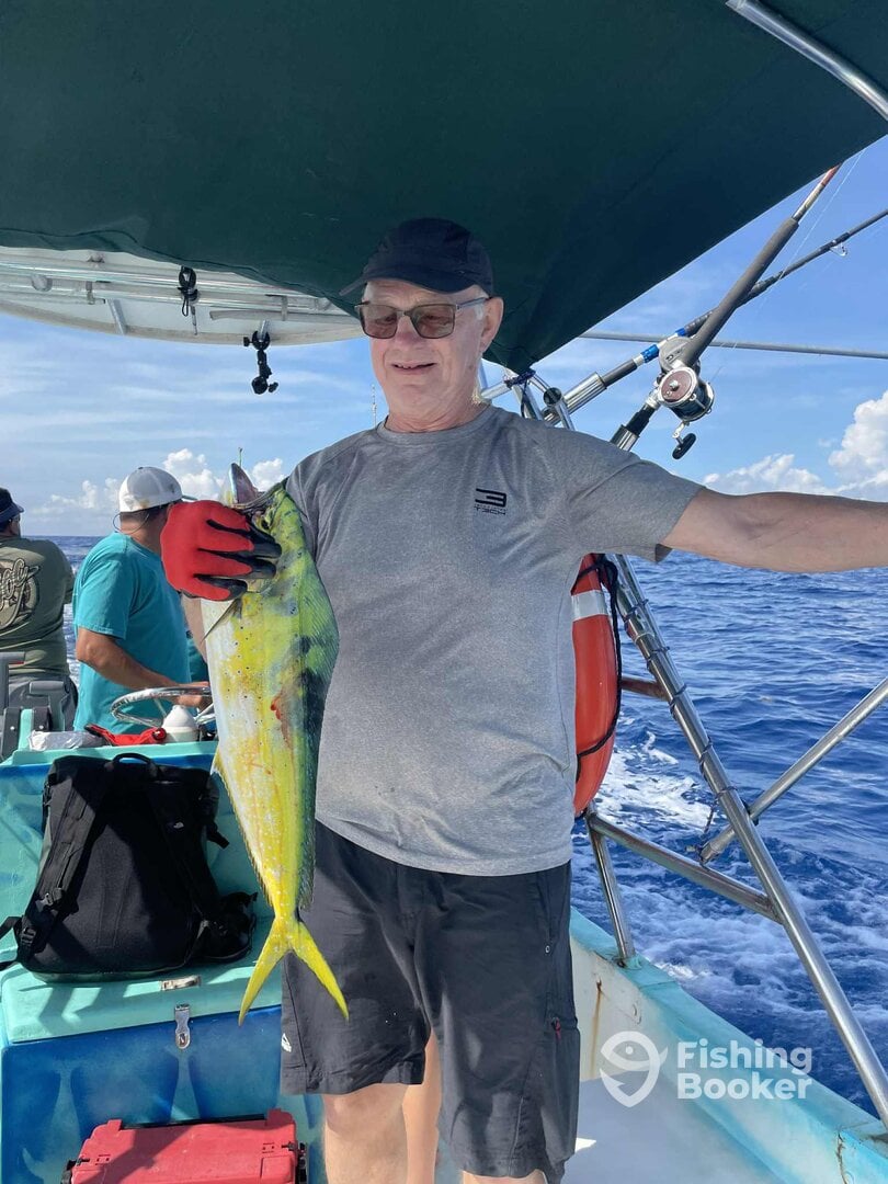 Mahi-Mahi season is almost over, but we catch one!