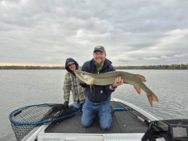 Muskies on livebait!