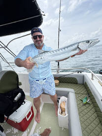 Blackfin tuna baracuda close 