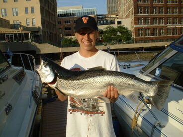 Milwaukee Fishing, Always Hot In Spring!