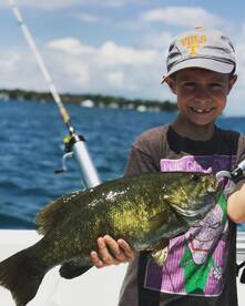 Amazing Smallmouth Bass Fishing Now!!
