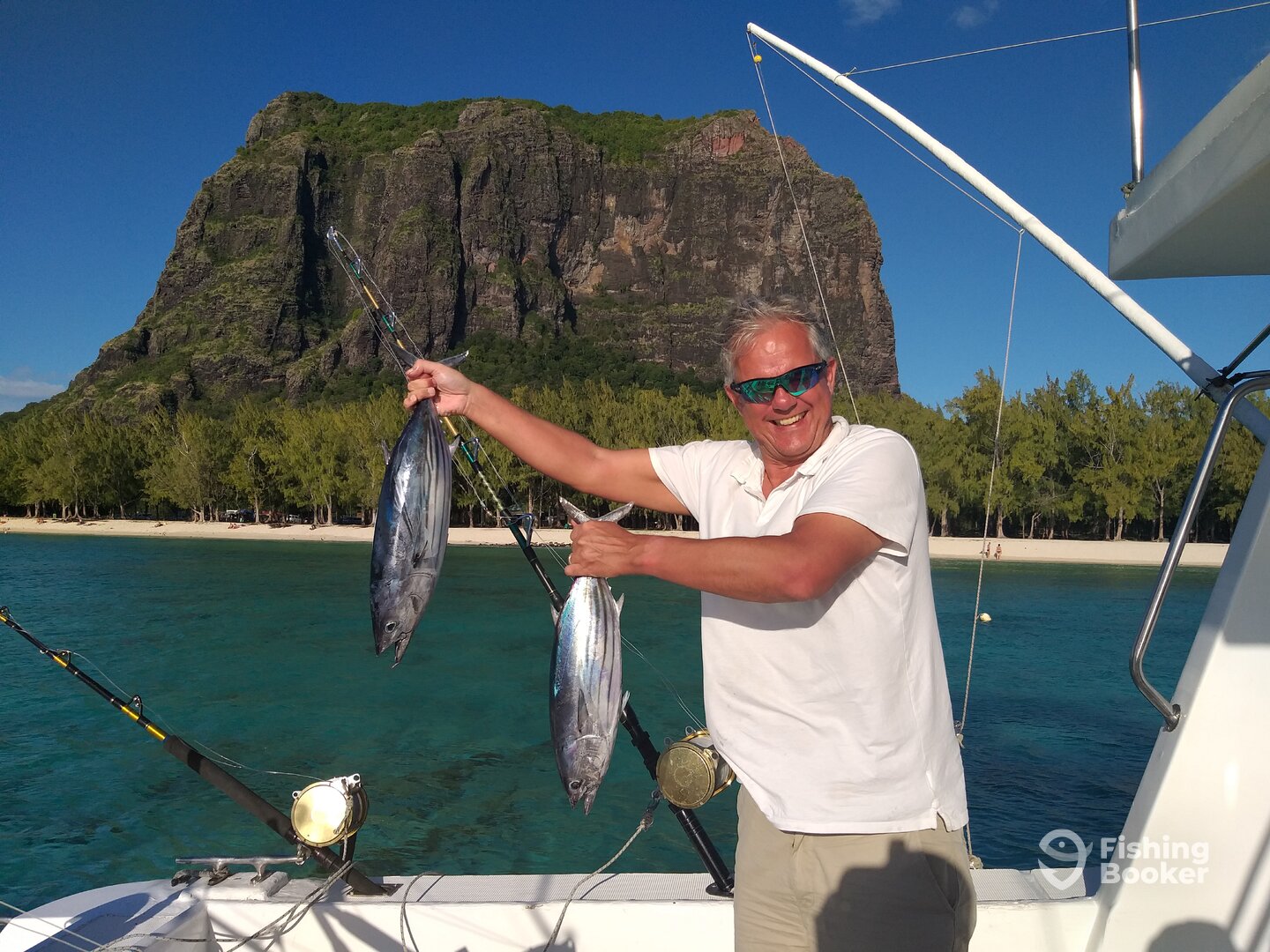 Le Morne Report Photo 0