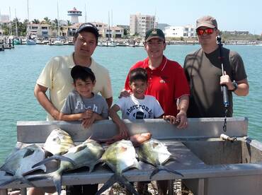 MAZATLAN FISHING - April 14th, 2016