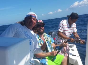 pescando en el caribe con capitan salas.