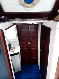 Kitchen port side. WC starport side. Sleeping área
