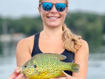 Customers are enjoying some hot Panfish 