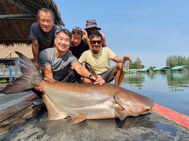 Great group photo with the big catch