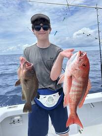 BOTTOM FISHING WITH GOOD DAY COSTA RICA