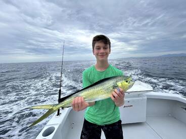 FAMILY OFFSHORE FISHING IN QUEPOS