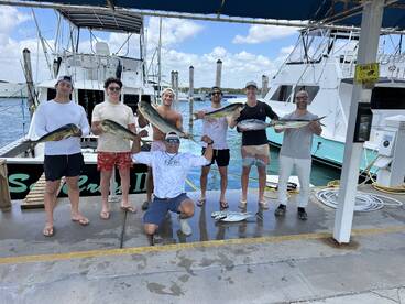 Wahoo mahi mahi action