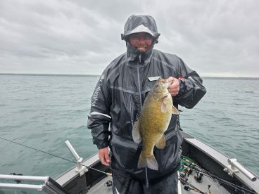 Lake Erie smallmouth trip with Captain Jim Hanley 