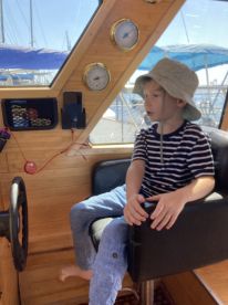 Amazing family experience in a deep blue