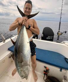 Biggest Tuna I have ever caught.! Highly Reccomend !!