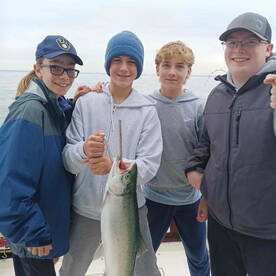 Amazing Fishing And Crew 