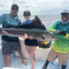 Esley Usher Fishing - Agua Mala